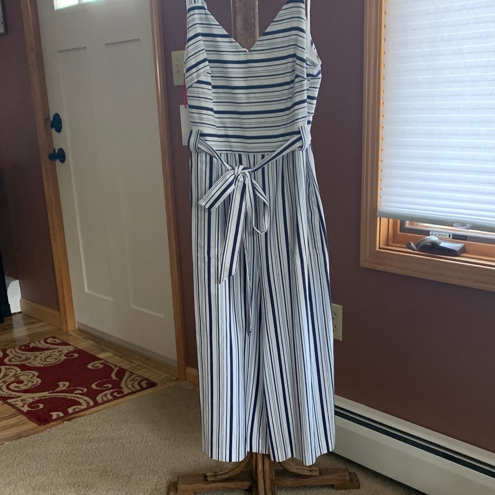 ELLE wide leg crop length navy ivory Romper Sz M